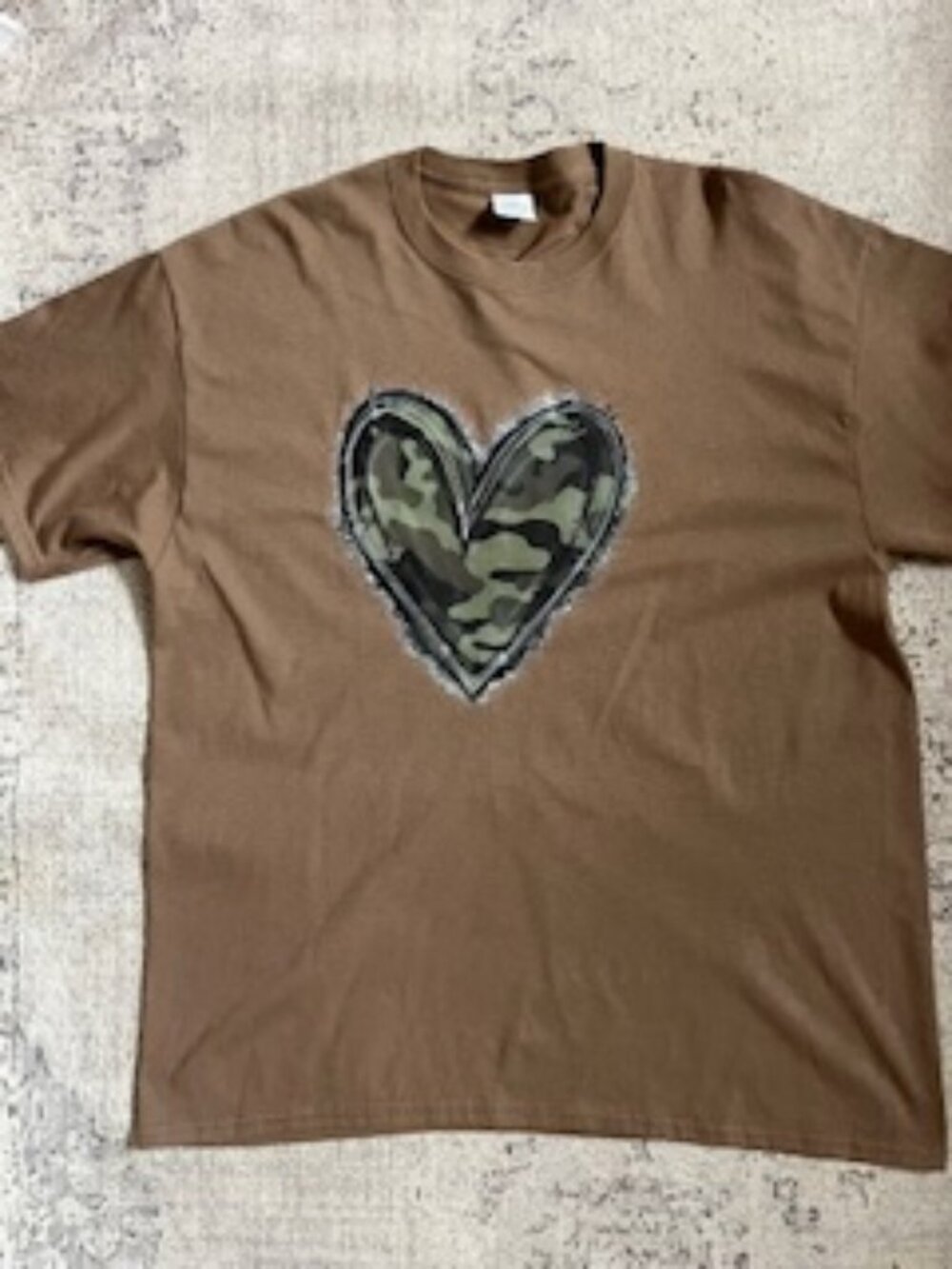 🧡3/15 Port & Company Camouflage Heart T-Shirt XL